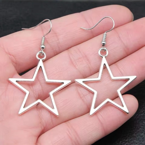 Silver Star Earrings - Picture 1 of 3